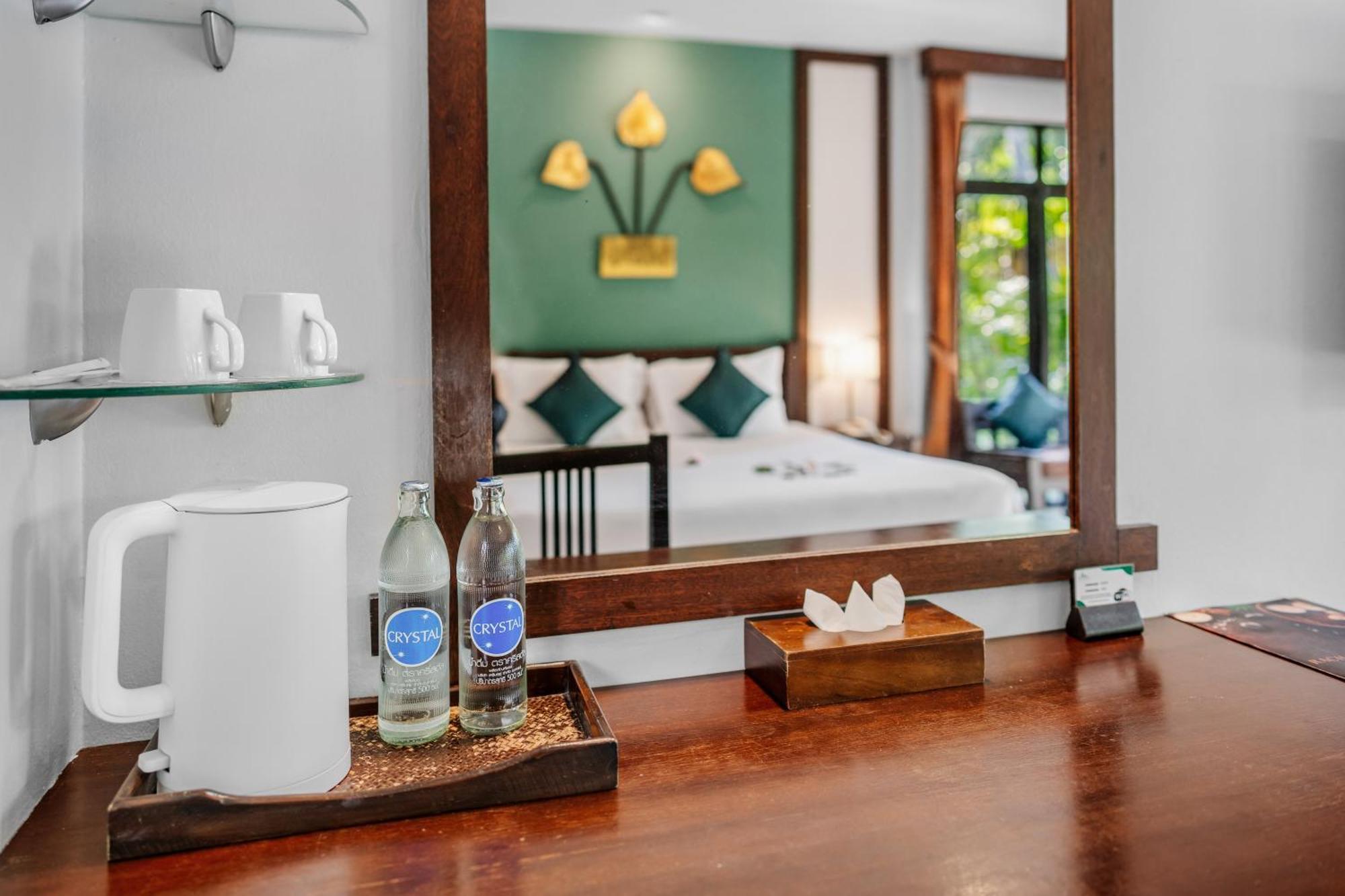 Resort Baan & - Sha Extra